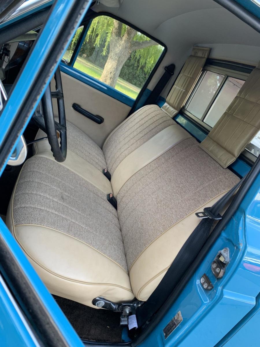 Интерьер Mazda B1500 1974 года  (фото 48 из 111)